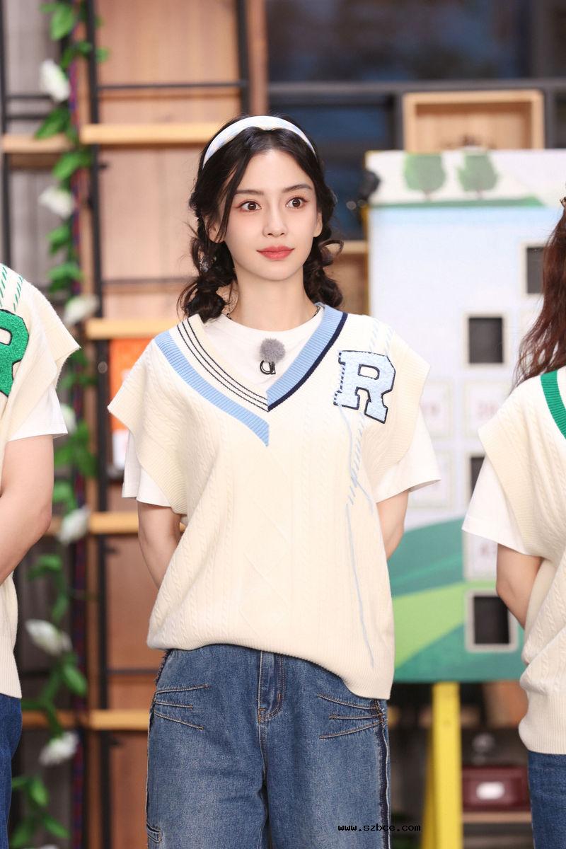 【AI作图】女星Angelababy 脱衣对比